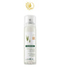 KLORANE *6* SHAMPOING SEC EXTRA-DOUX AU LAIT D’AVOINE SPRAY – 150 ML – ( CHEVEUX CHÂTAINS À BRUNS )