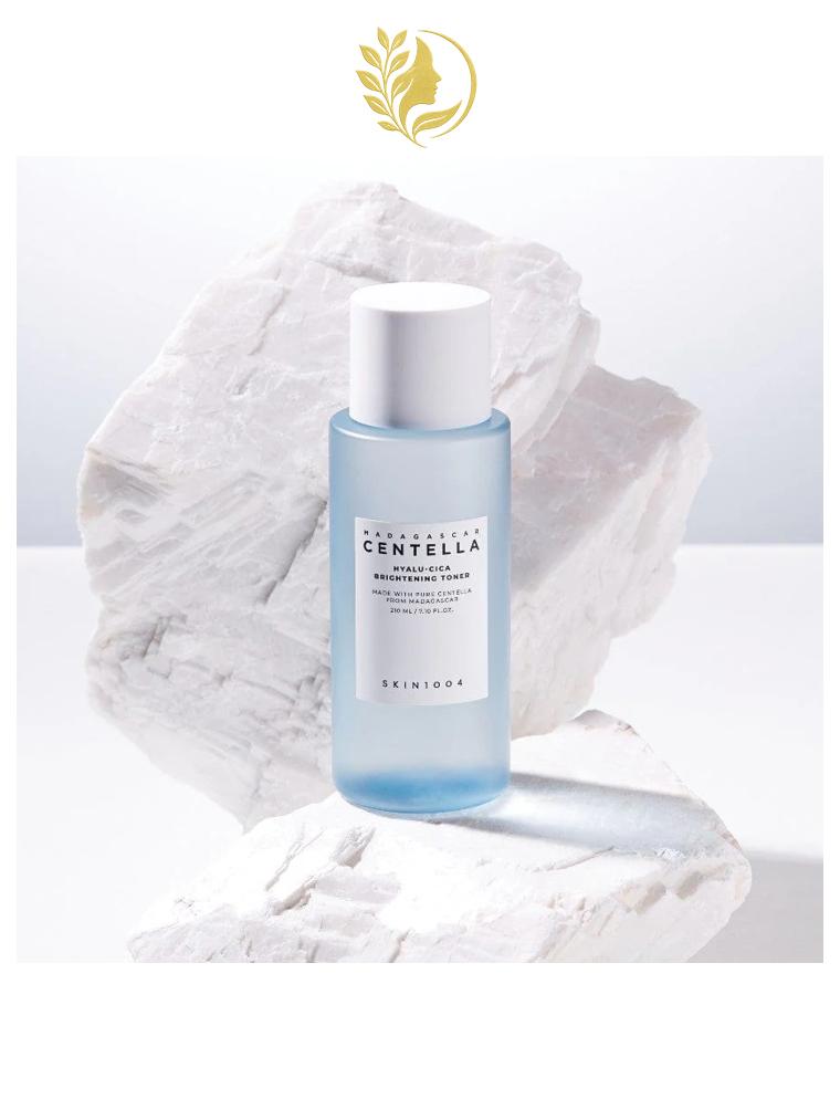 SKIN1004 MADAGASCAR CENTELLA HYALU-CICA BRIGHTENING TONER - 210 ML -